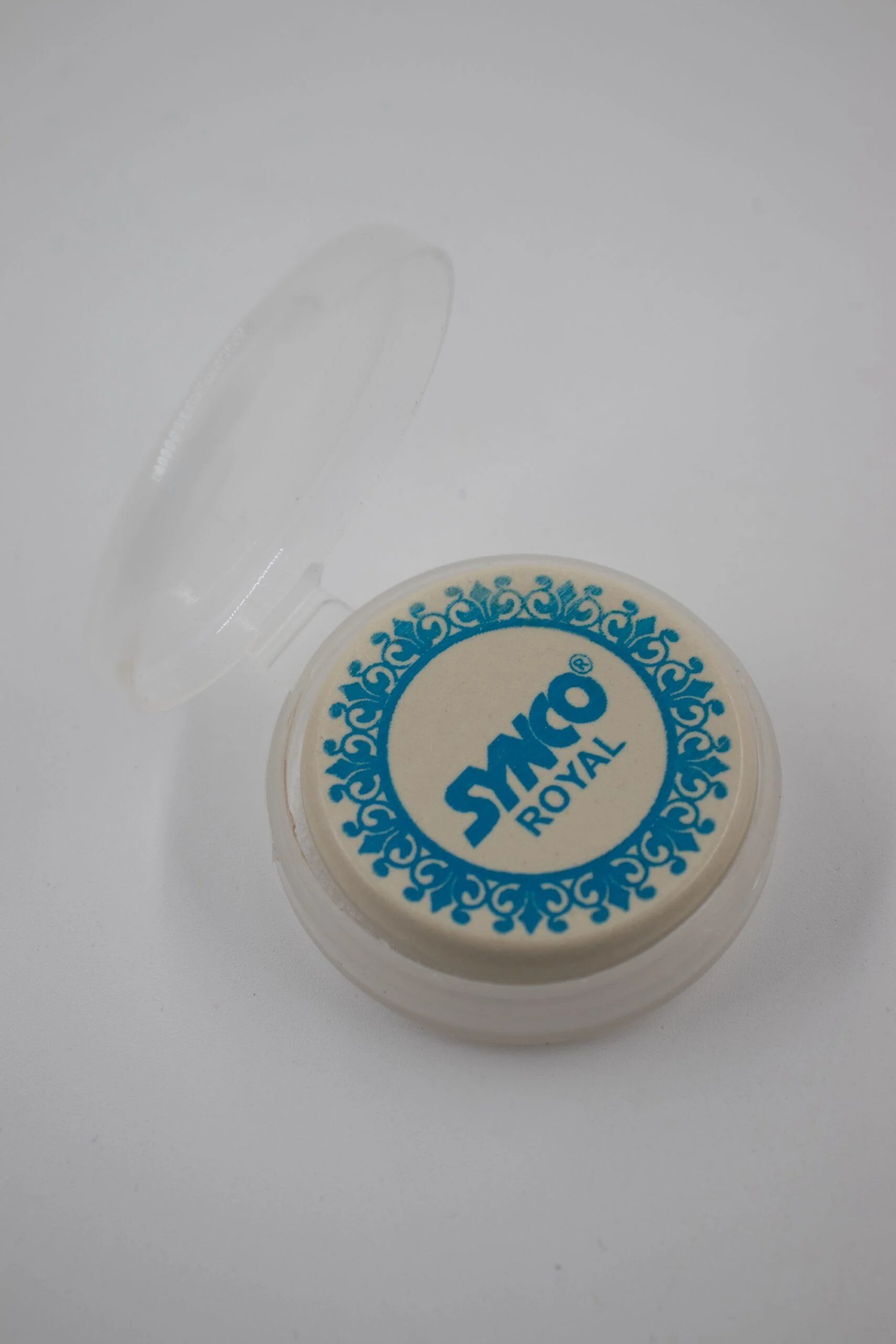 Synco Royal Carrom Striker professional 15 gram, Assorted - Image 3